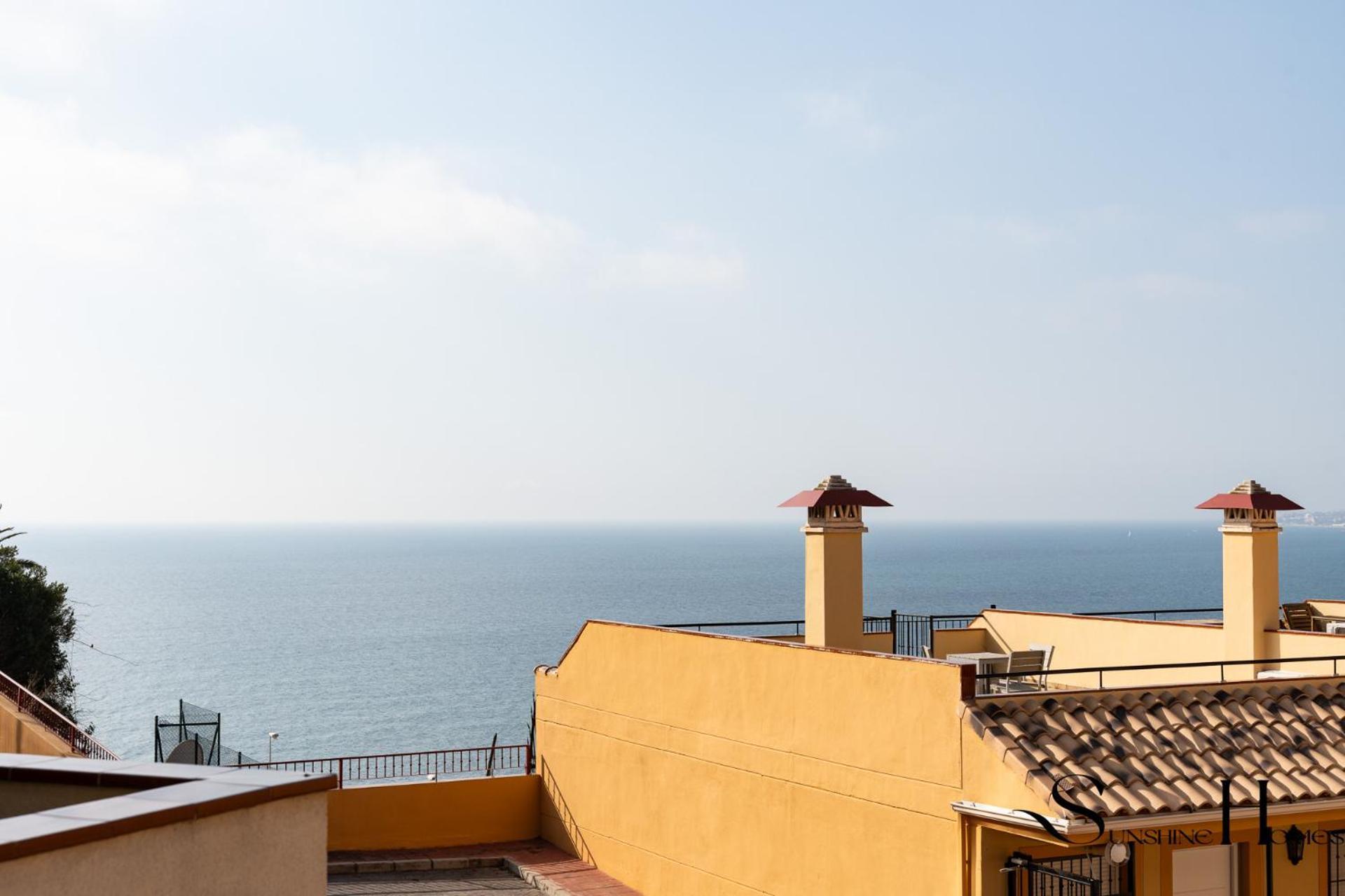 Beachside Retreat With Private Terrace ベナルマデナ エクステリア 写真