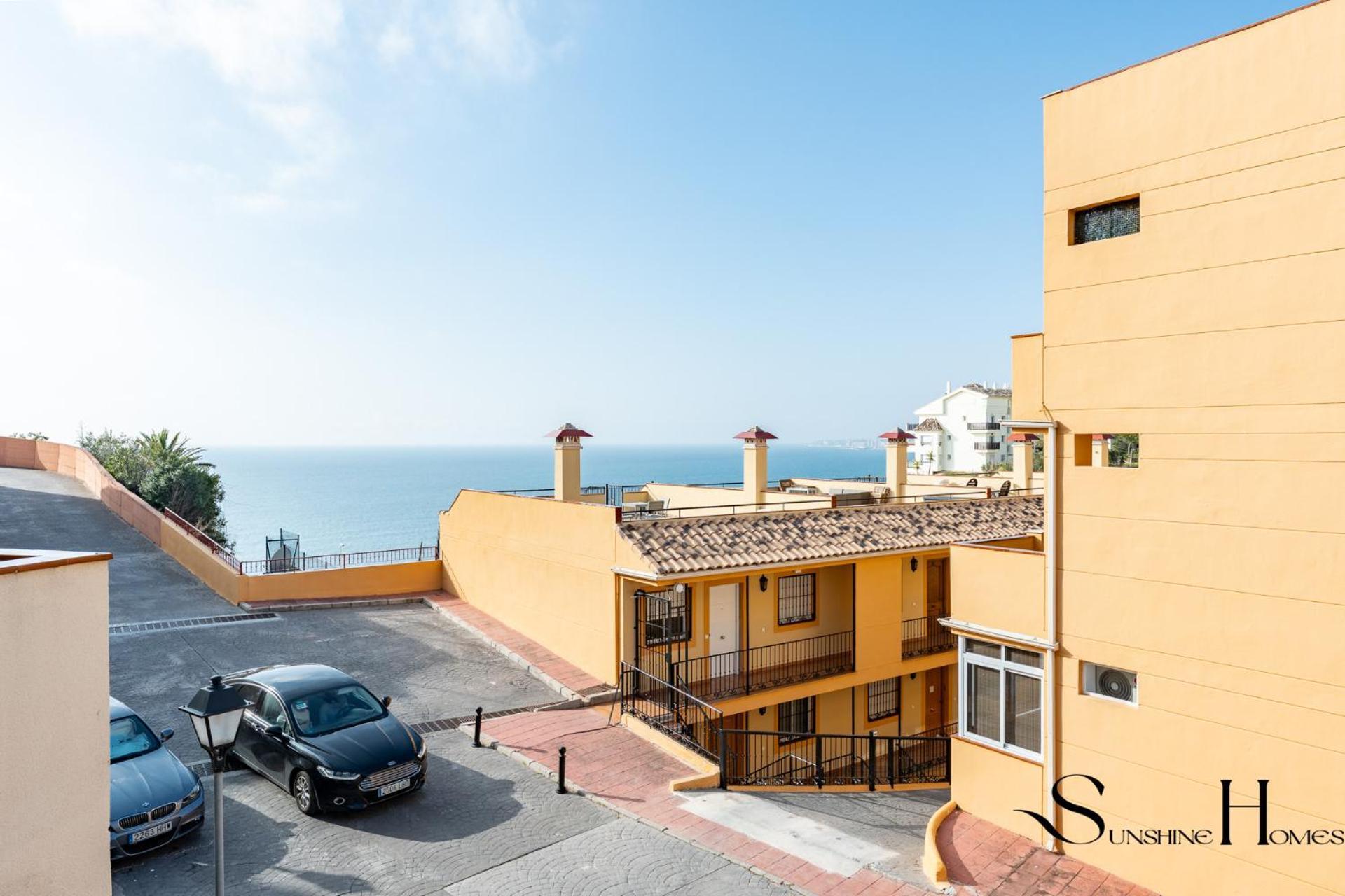 Beachside Retreat With Private Terrace ベナルマデナ エクステリア 写真